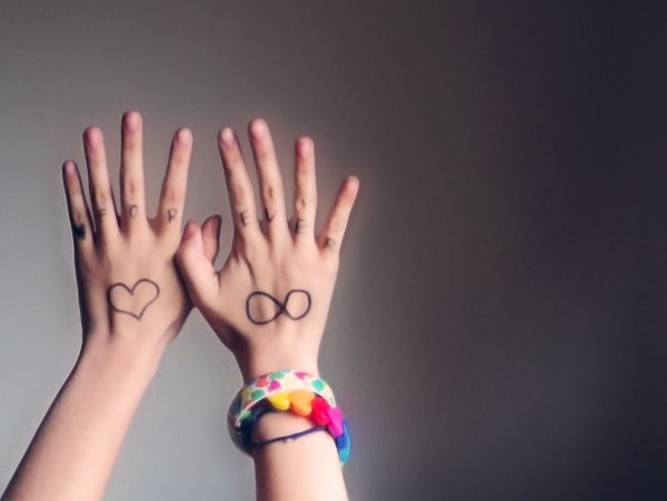 Красивые татушки ручкой