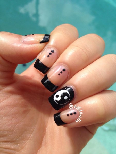 Маникюр с рисунком