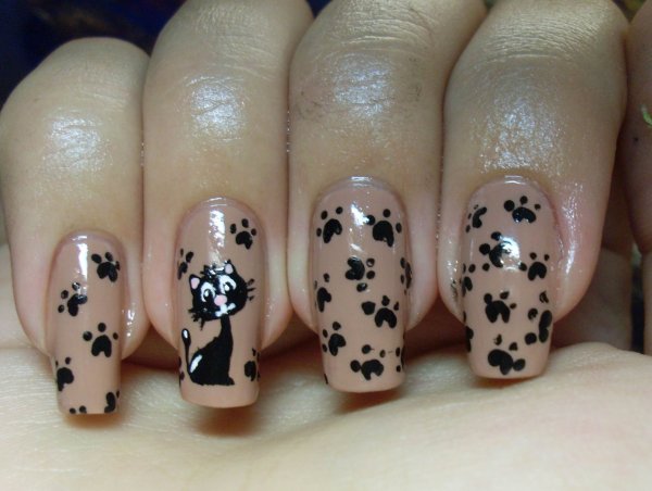 Маникюр с котятами