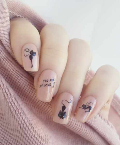 Окошки на маникюр