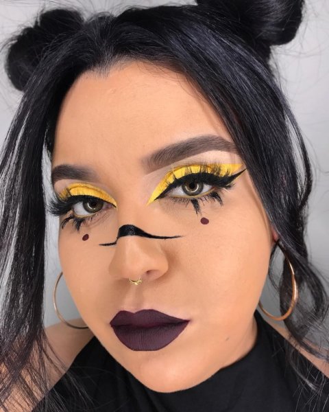 Макияж фломастерами на лице