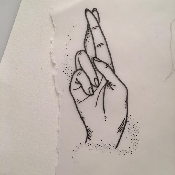 Татуировка скрещенные пальцы