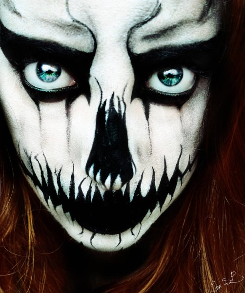 Страшный макияж на Хэллоуин скелет