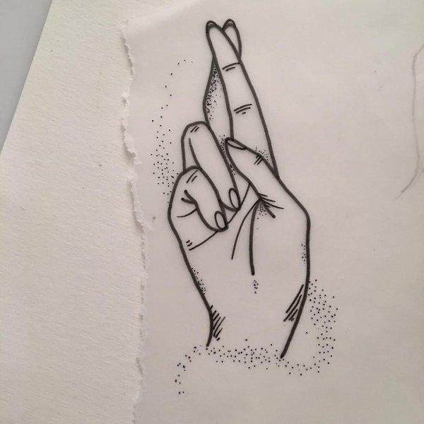Татуировка скрещенные пальцы