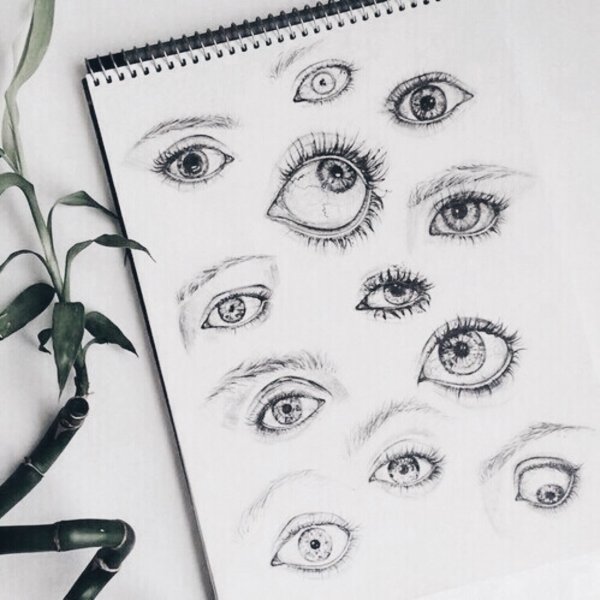 Глаз карандашом для скетчбука