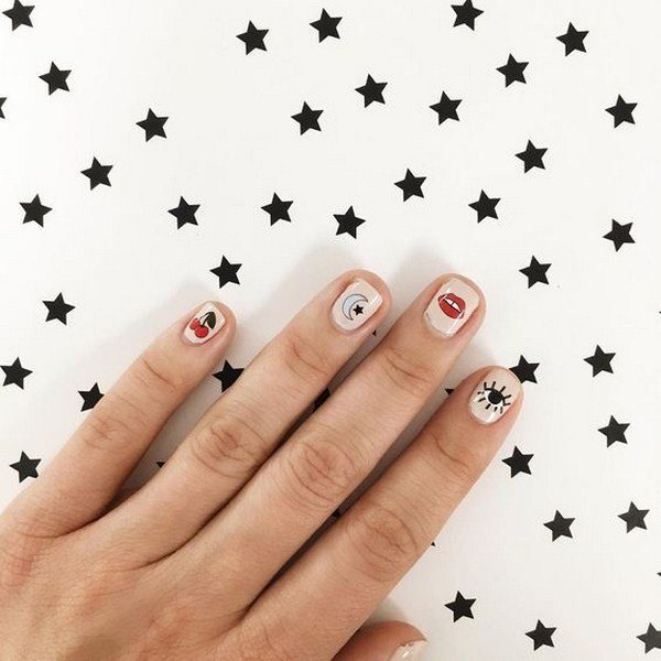 Маникюр с мелким рисунком