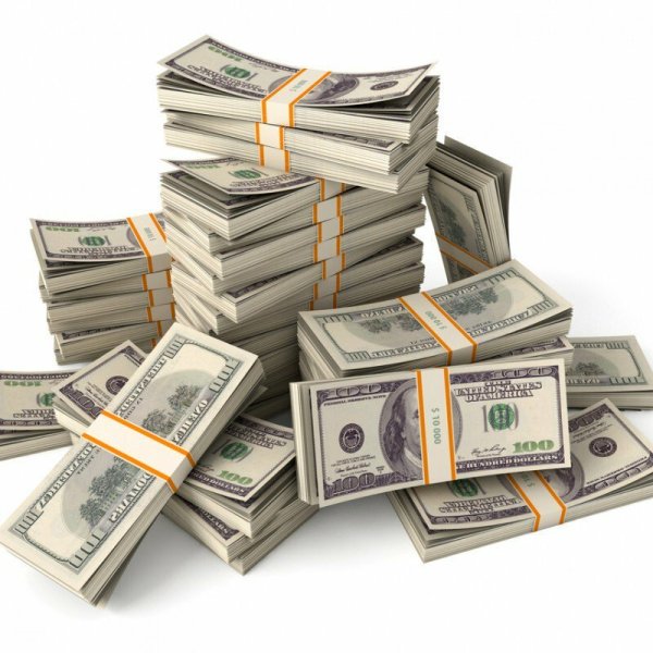 Доллары в руках