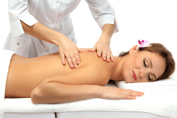 Массажист в салоне