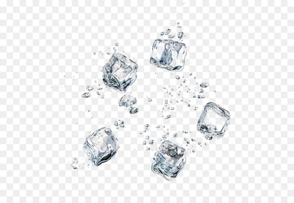 Кубики льда на белом фоне