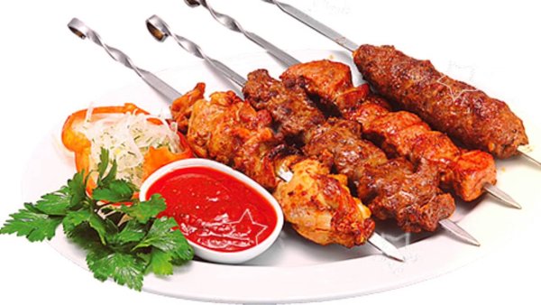 Шашлык на белом фоне