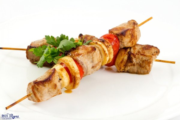 Шашлык на белом фоне