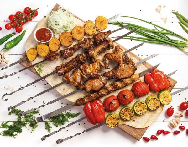 Шашлык на белом фоне