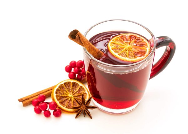Глинтвейн на белом фоне