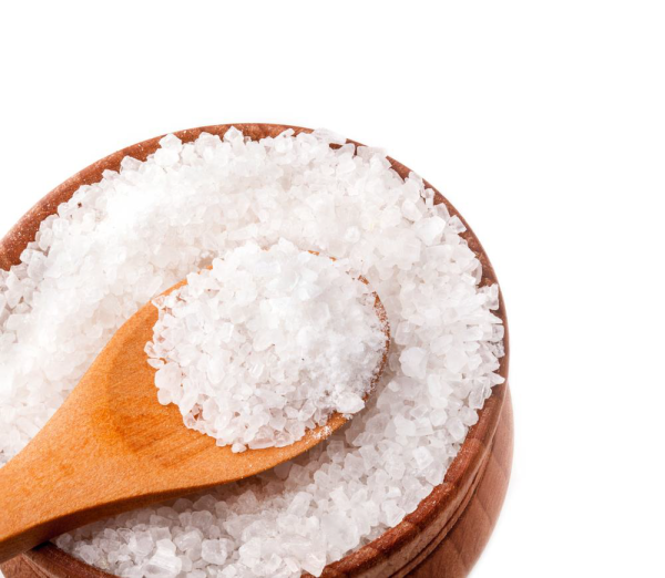 Соль на белом фоне