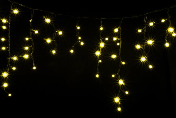 Гирлянда на темном фоне