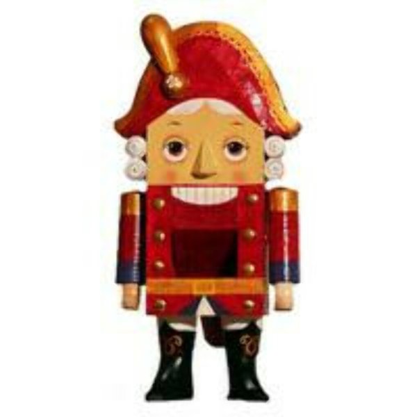 Щелкунчик на белом фоне