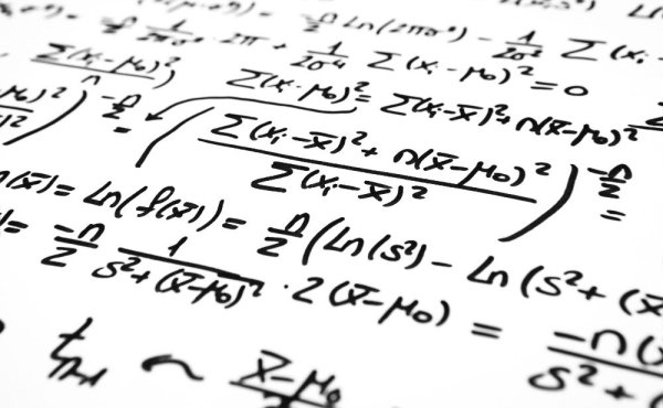 Математические формулы на белом фоне