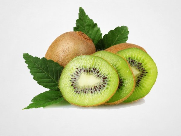 Киви на белом фоне