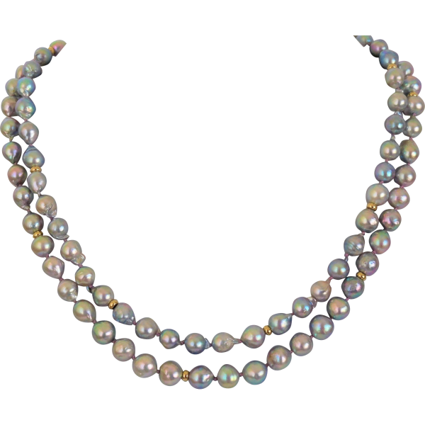 Бусы из жемчуга на прозрачном фоне