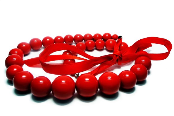 Красные бусы