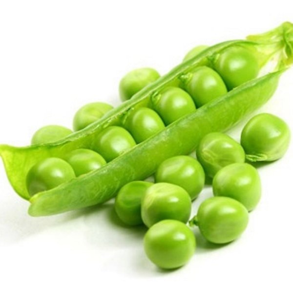 Горошина на белом фоне