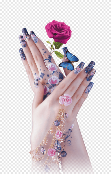 Кисть руки с маникюром