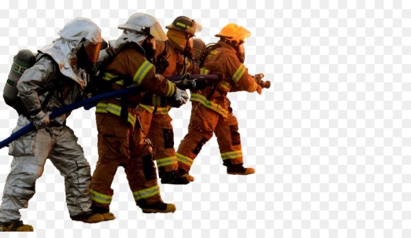 Пожарник спасатель на прозрачном фоне