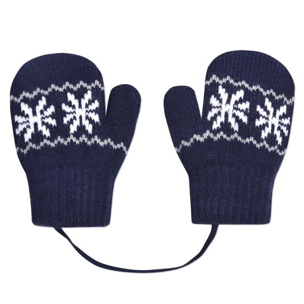 Варежки на белом фоне