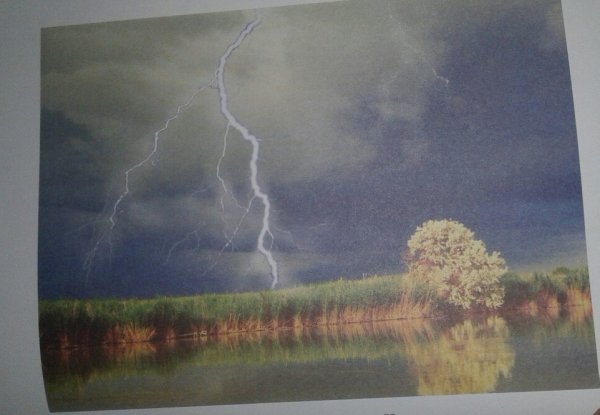 Гроза цветными карандашами