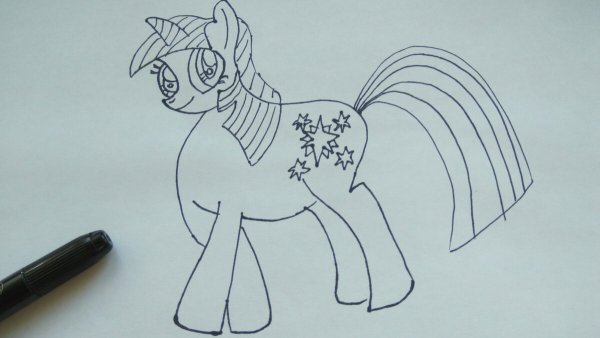 Пони Искорка рисунок карандашом