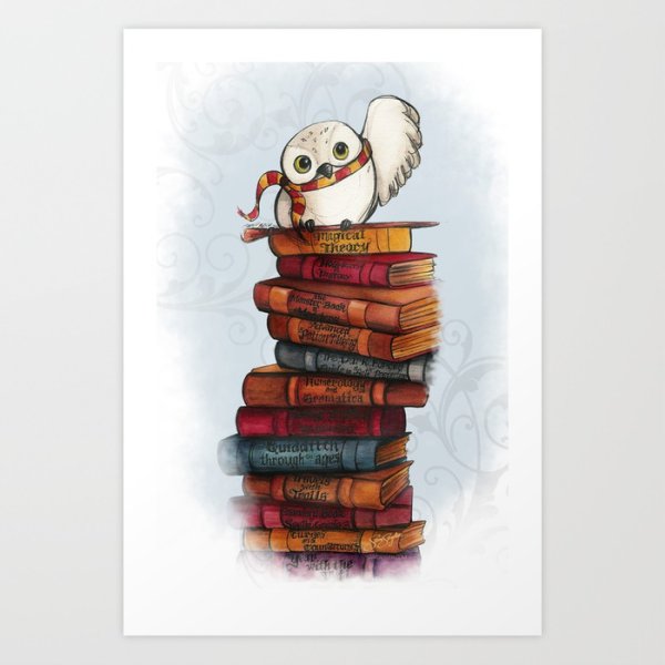 Сова из Гарри Поттера на книгах