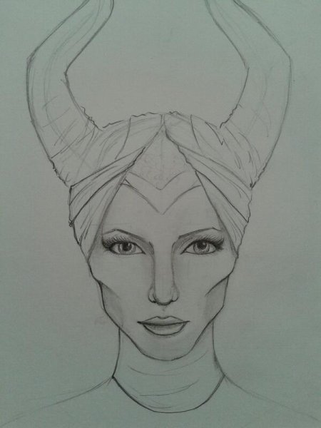 Малефисента портрет раскраска