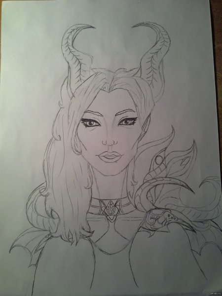Малефисента карандашом