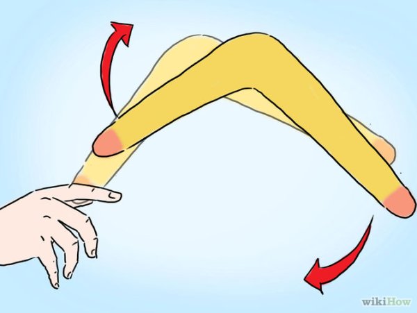 Кидает Бумеранг