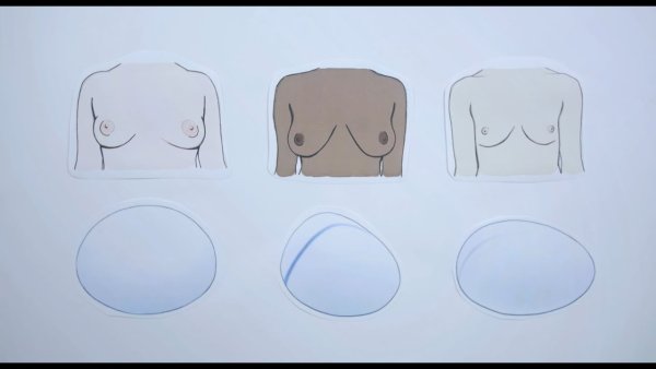 Нарисованная грудь