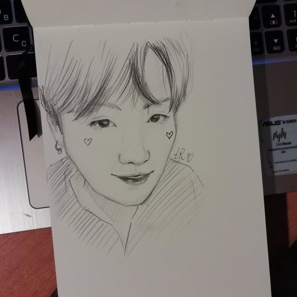 Скетчи рук Юнги