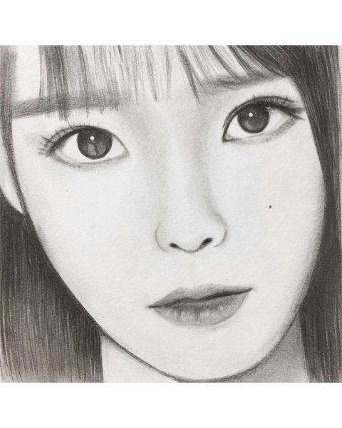 Айю портрет карандашом