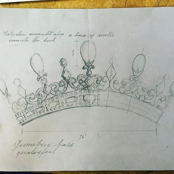 Диадема рисунок карандашом