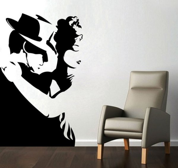 Силуэты на стене в интерьере