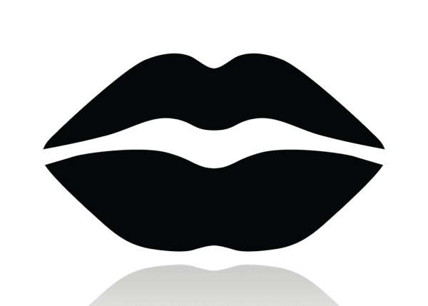 Черный контур губ