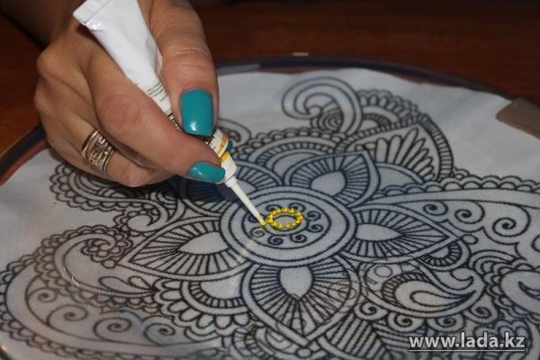 Роспись контуром по ткани