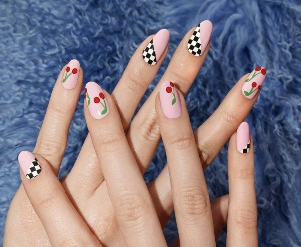 Красивый маникюр для подростков