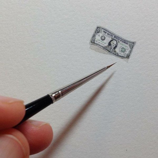 Миниатюрные рисунки на бумаге