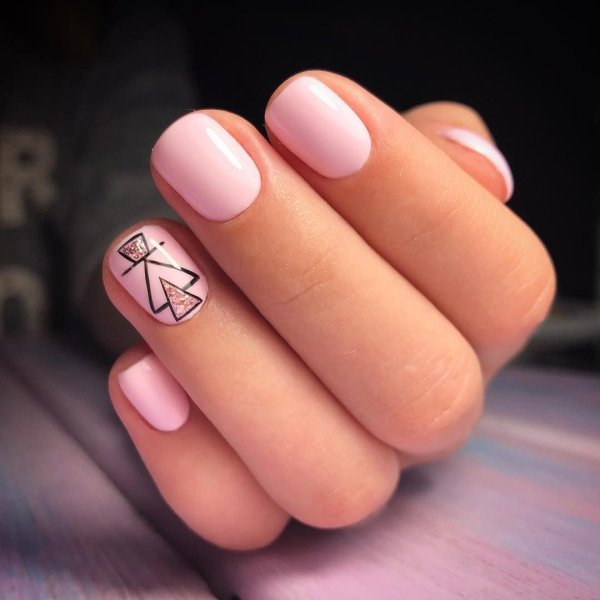 Красивые маленькие ногти