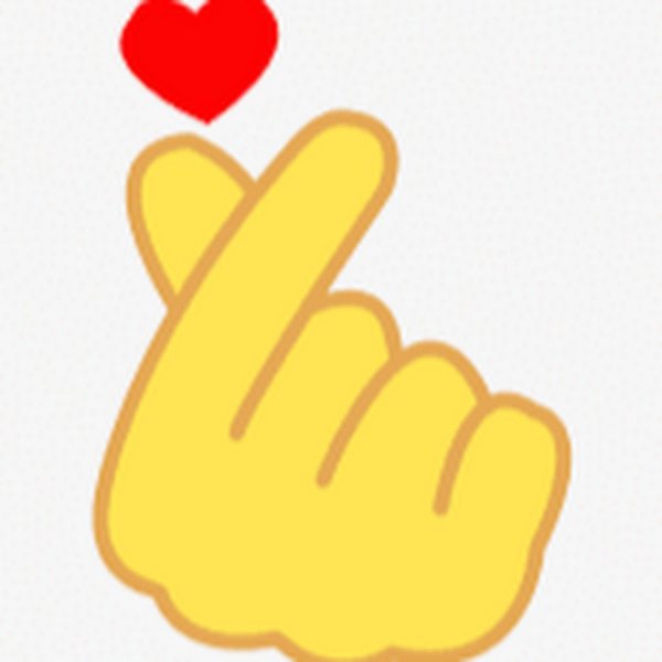 Смайлик сердце пальцами