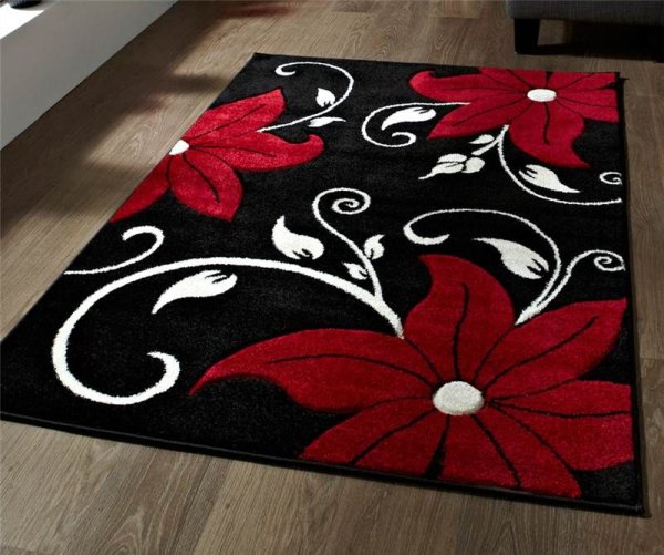 Ковер с красным рисунком