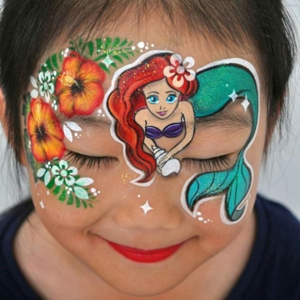 Аквагрим бабочка на щеке