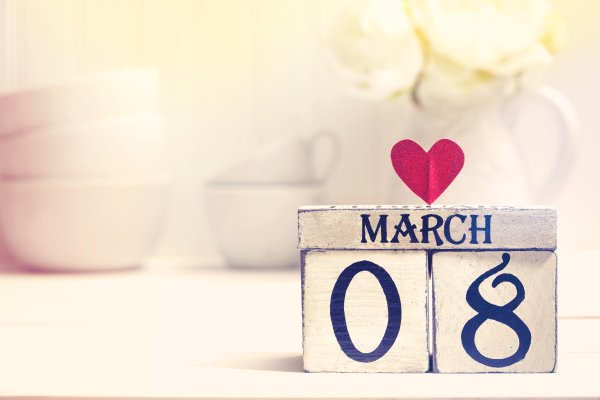 8 Марта календарь