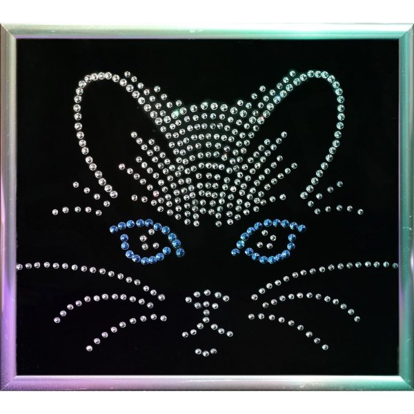 Кошечка стразами