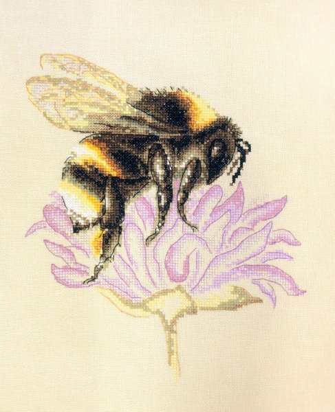 Марья Искусница вышивка шмеля